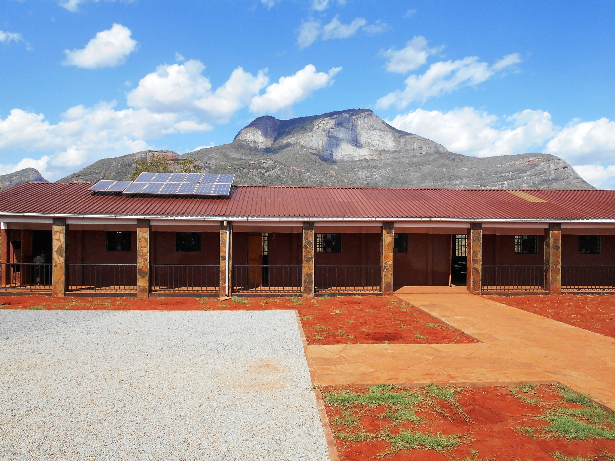 Classrooms with mountain backdrop (13.03.2017)